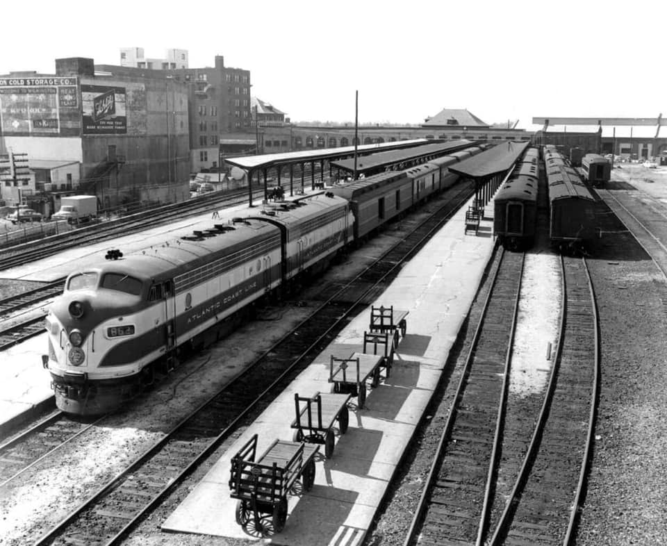Passenger platforms for the Atlantic Coast Line Railroad in downtown Wilmington in the 1950s.