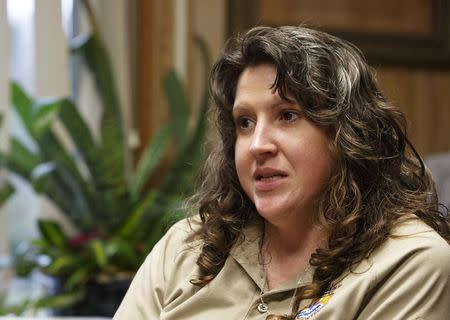 U.S. Fish & Wildlife Service's Kimberly Sykes, assistant manager of the Crystal River National Wildlife Refuge, discusses the proposed regulations for the Three Sisters Springs in Crystal River, Florida January 15, 2015. REUTERS/Scott Audette