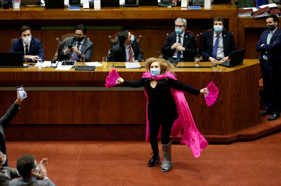 Chile's opposition congresswoman Pamela Jiles celebrates the vote during a congressional session to reject a constitutional reform on pensions proposed by opposition lawmakers, amid the spread of the coronavirus disease (COVID-19), in Valparaiso, Chile July 15, 2020. REUTERS/Rodrigo Garrido