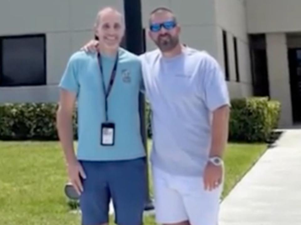 Air traffic controller Robert Morgan poses for a picture with the passenger that he helped land a Cessna Grand Caravan (WPBF)