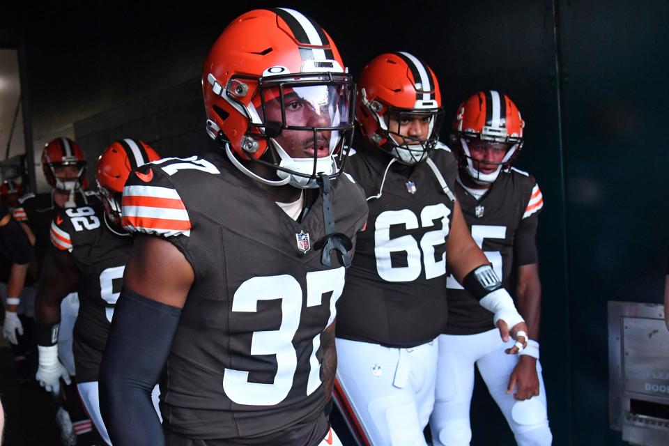 Aug 17, 2023; Philadelphia, Pennsylvania, USA; Cleveland Browns safety D'Anthony Bell (37) and defensive tackle Siaki Ika (62) against the Philadelphia Eagles at Lincoln Financial Field. Mandatory Credit: Eric Hartline-USA TODAY Sports