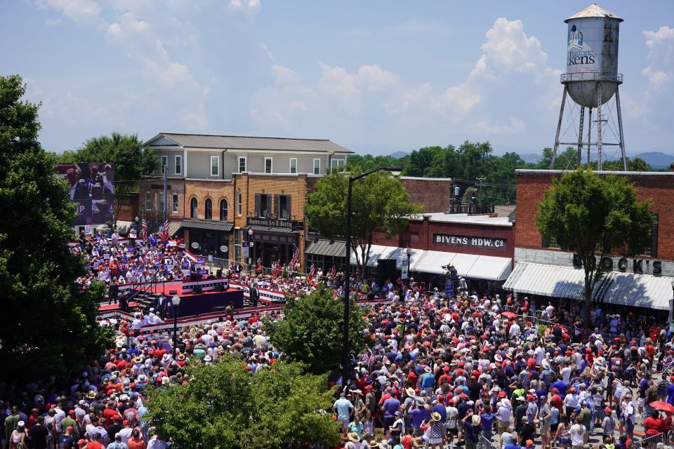 Donald Trump in Pickens, S.C., on July 1 - how many people were there?