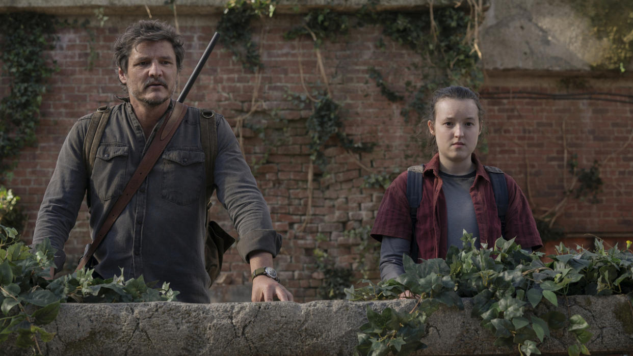  Pedro Pascal and Bella Ramsey in The Last of Us Season 1. 