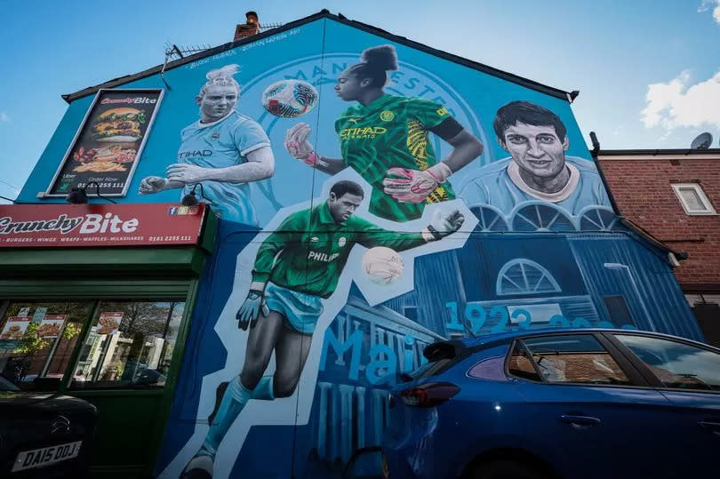 A new Man City mural has appeared on Platt lane, Fallowfield