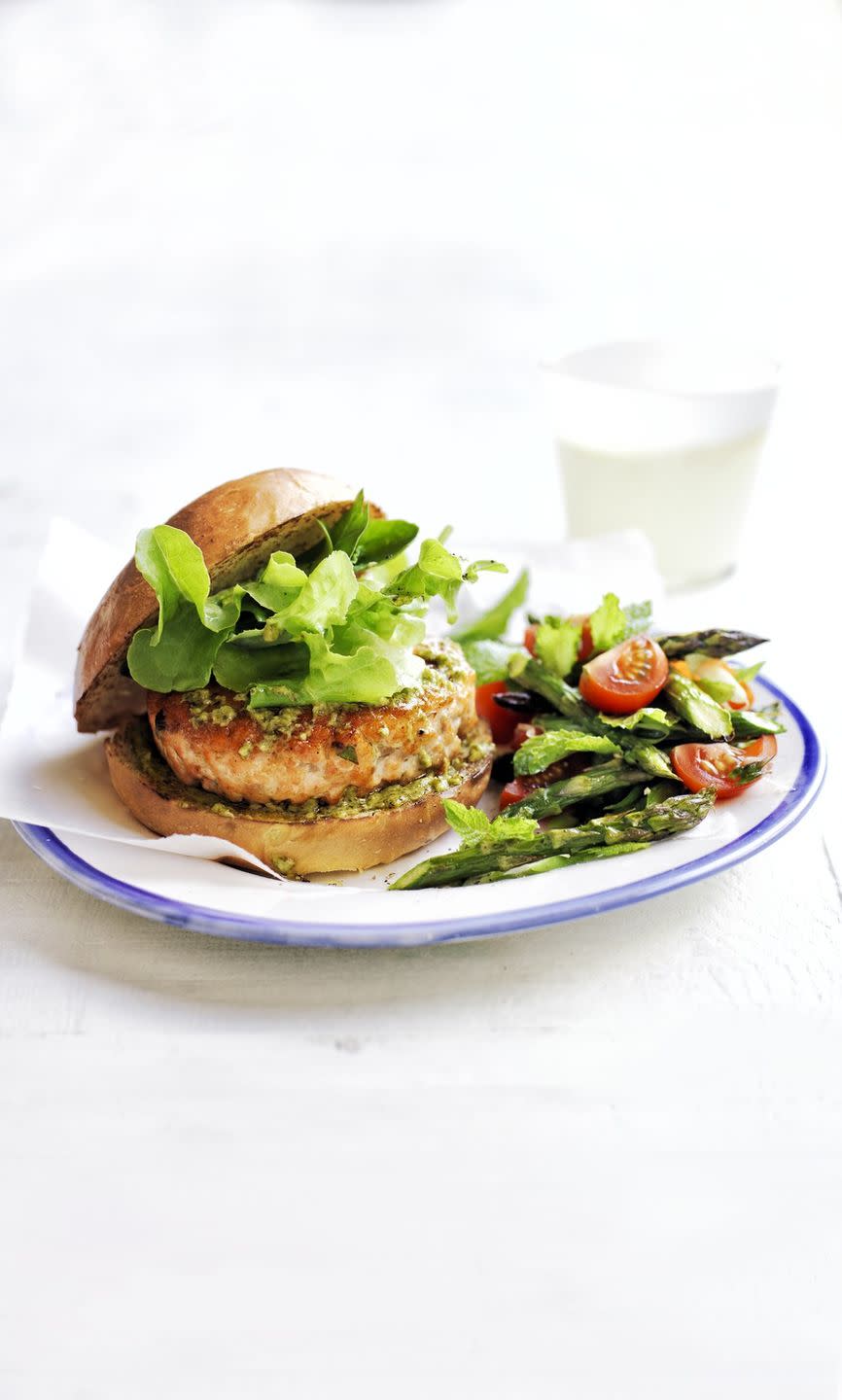 heart healthy recipes pesto salmon burgers with asparagus and tomato salad
