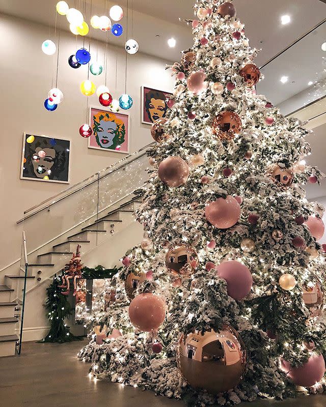 2) Kylie Jenner's 2017 decorations