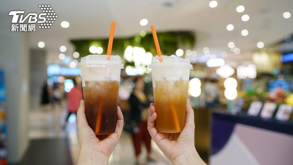 許多台灣人都愛喝手搖飲。（示意圖／shutterstock達志影像）