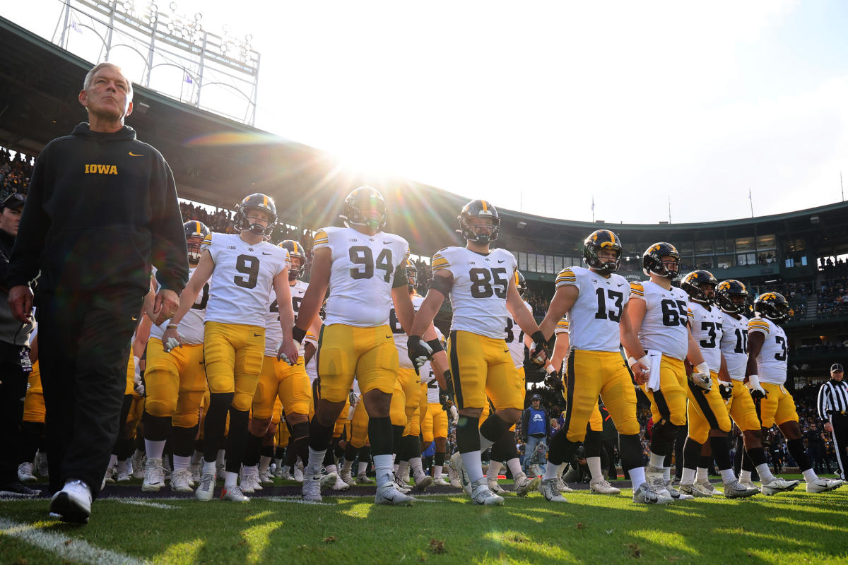 Photos: Citrus Bowl Event at Top Golf Orlando – University of Iowa Athletics