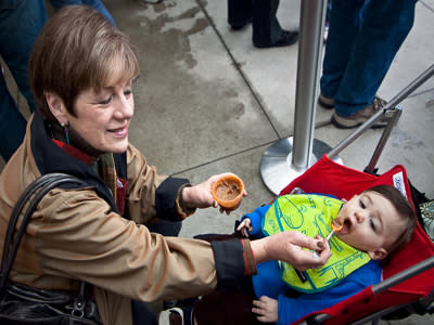 grandma-baby-food-stroller