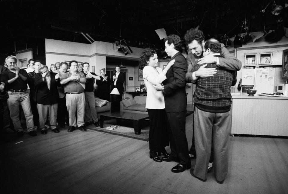 LOS ANGELES, CA - APRIL 3: (NO U.S. TABLOID SALES) Julia Louis-Dreyfus, Jerry Seinfeld, Michael Richards and Jason Alexander embrace on the set of the show 'Seinfeld' during the last days of shooting, April 3, 1998 in Los Angeles, California.  (Photo by David Hume Kennerly/Getty Images)