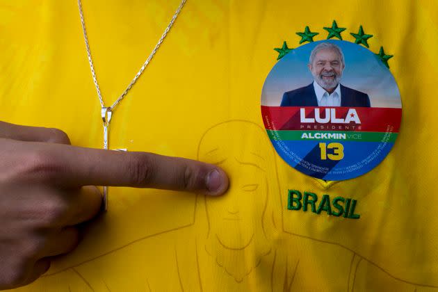 Some of Da Silva's supporters have not fully given up on the yellow jersey entirely, and the former president has sought to reclaim Brazil's traditional patriotic symbols during his campaign. (Photo: via Associated Press)
