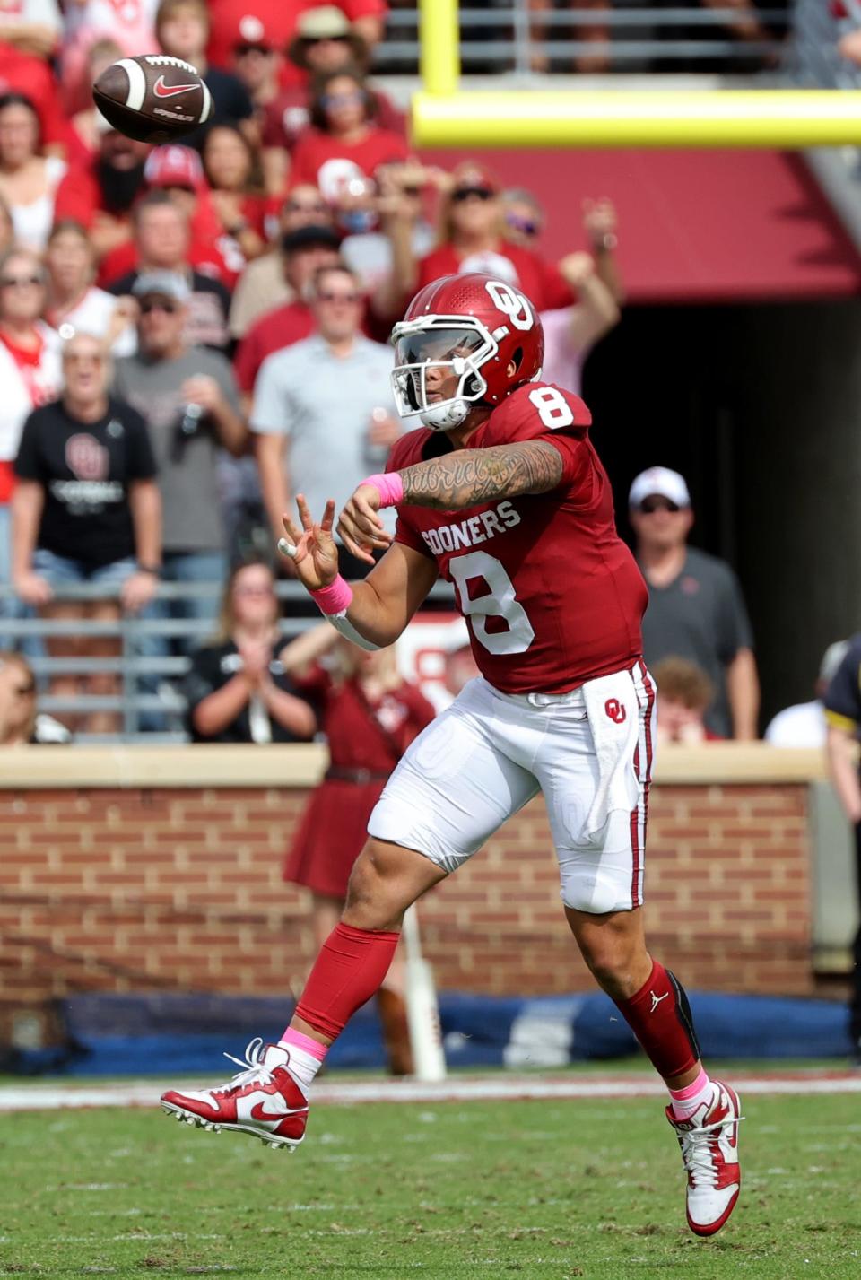 Oklahoma's Dillon Gabriel (8) throws a pass in the first half of the college football game between the University of Oklahoma Sooners and the University of Central Florida Knights at Gaylord Family Oklahoma-Memorial Stadium in Norman, Okla., Saturday, Oct., 21, 2023.