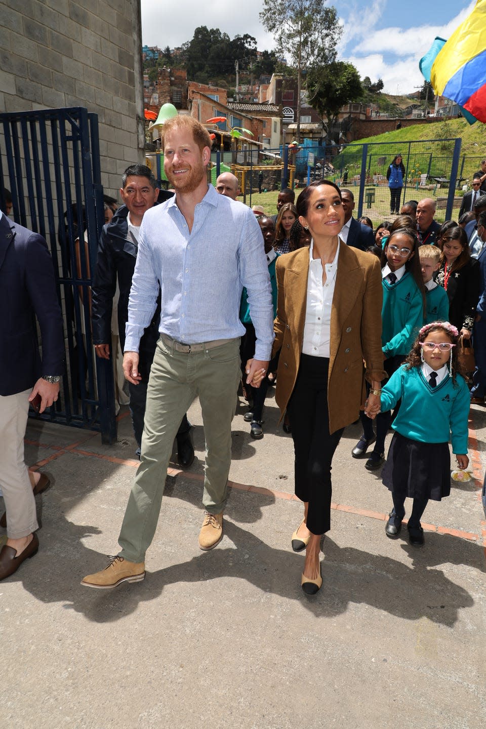 bogota, colombia august 16 prince harry, duke of sussex and meghan, duchess of sussex visit colegio la giralda during the duke and duchess of sussex colombia visit on august 16, 2024 in bogota, colombia photo by eric charbonneauarchewell foundation via getty images