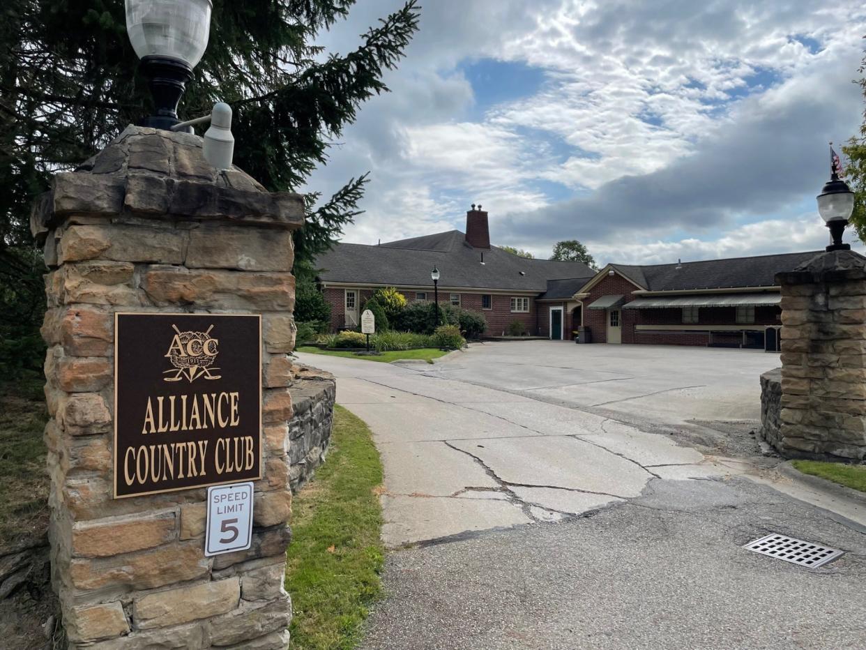 Alliance Country Club is being sued by the families of three people killed in a traffic crash in 2021. They accuse the Club of over-serving alcohol at a golf event, to the man who caused the crash.