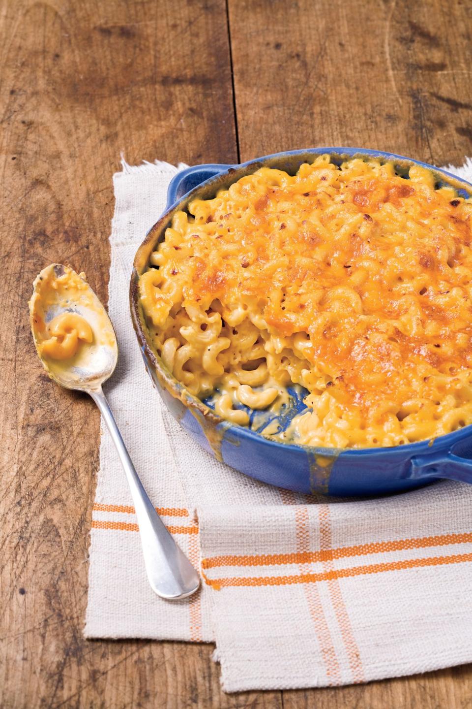 Classic Baked Macaroni and Cheese