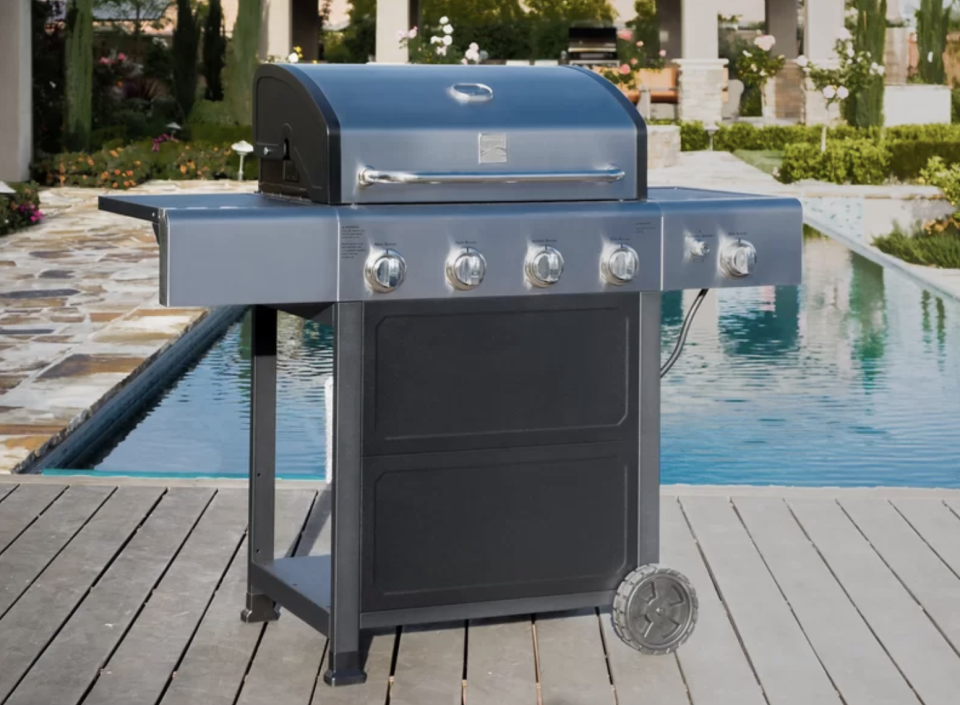 We can hear the sizzle of the steaks already. (Photo: Wayfair)