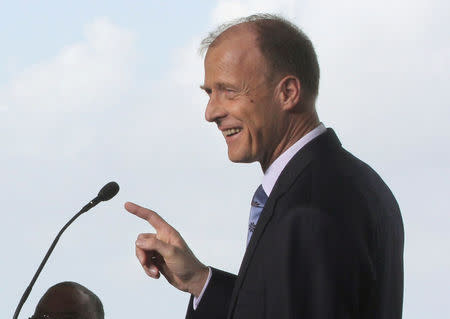 FILE PHOTO: Thomas Enders, Chief Executive Officer of EADS (now Airbus Group) speaks at a ground breaking ceremony for Airbus for its first U.S. assembly plant in Mobile, Alabama April 8, 2013. REUTERS/Lyle Ratliff /File Photo