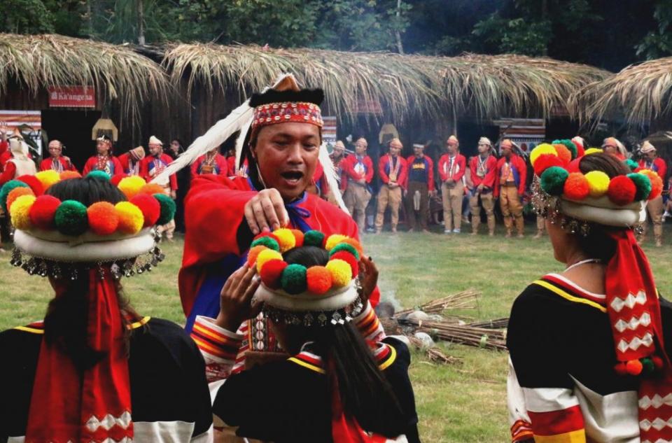 卡那卡那富族舉辦「米貢祭」。（記者許正雄翻攝）」