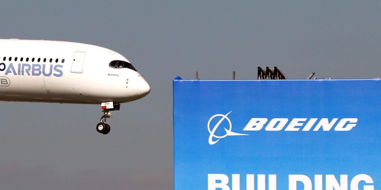 Airbus Boeing