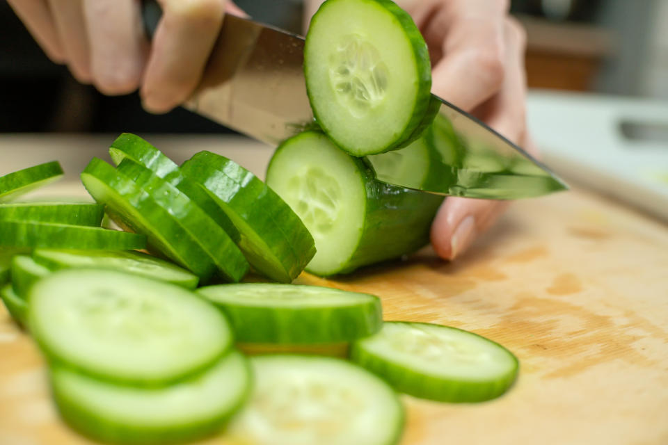 Gurken sollte man besser nicht in den Kühlschrank legen. (Bild: Getty Images)