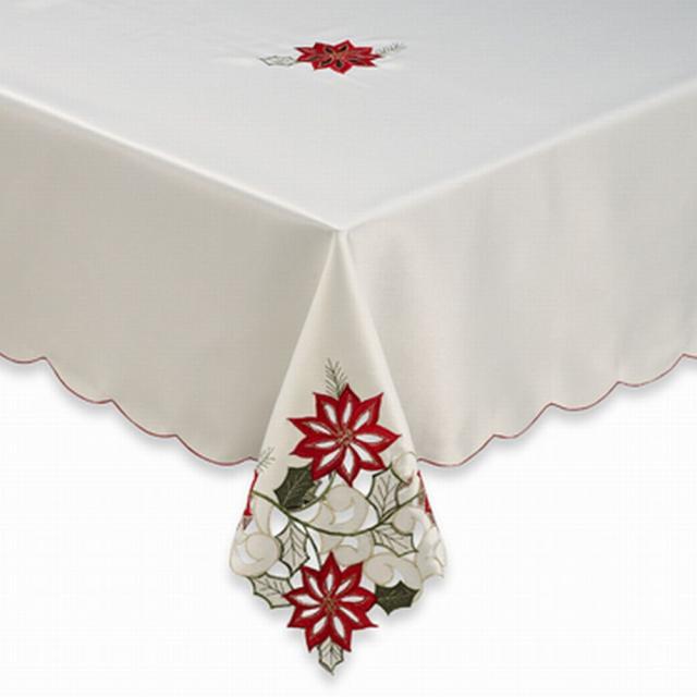 Pretty Christmas Tablecloths You'll Use Year After Year