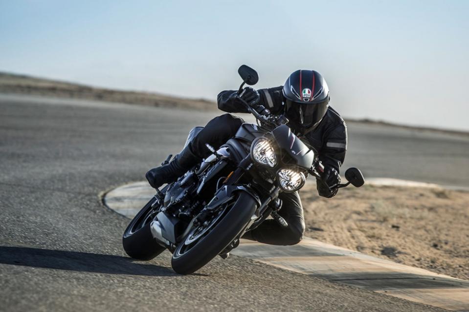 性能與品味：2018 TRIUMPH Speed Triple S/RS