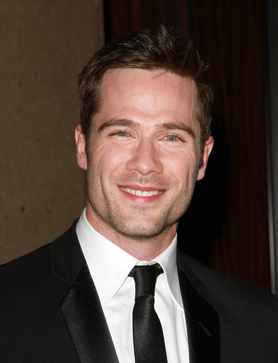 Luke MacFarlane