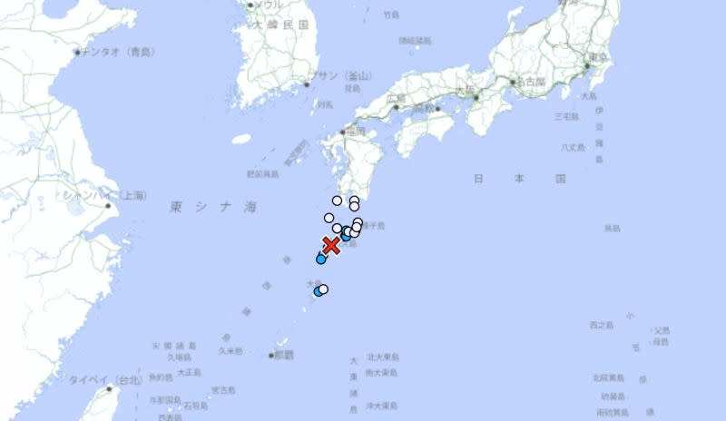 ▲日本鹿兒島縣南方的吐噶喇群島近海，當地時間13日下午4點10分發生地震，芮氏規模5.1，最大震度達到5弱，日本氣象廳表示，沒有海嘯風險。（圖／翻攝自日本氣象廳）