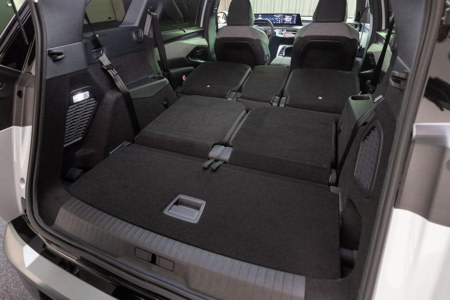 Peugeot e-5008 boot space – seats folded down