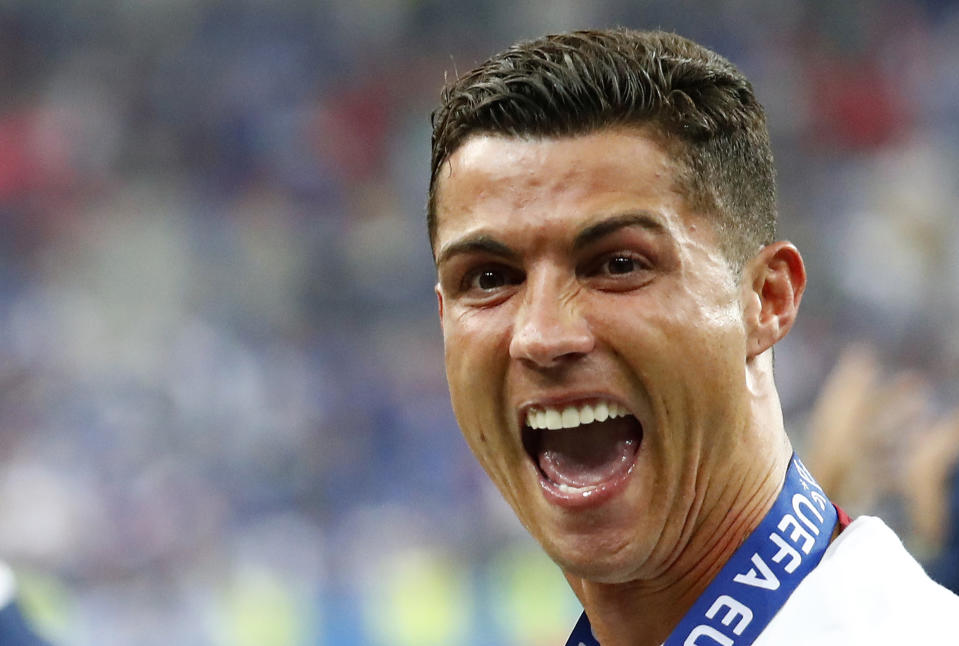 <b>4. (tie) Cristiano Ronaldo ($88 million)</b><br>Fresh off his Euro 2016 with with the rest of the Portgual team, Ronaldo makes good pay at his day job with Real Madrid, where he earns $50 million annually to 2018 (plus bonuses). (REUTERS/Michael Dalder Livepic