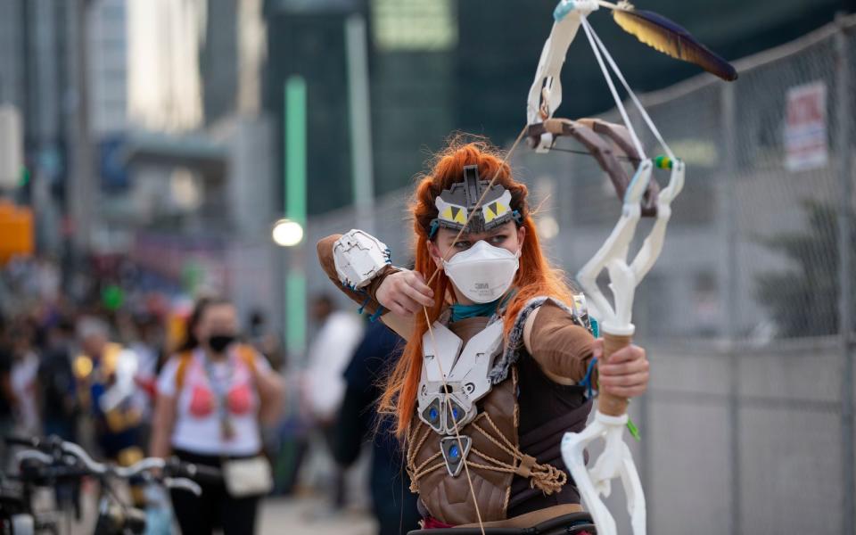 Diese Cosplayerin ahmt Aloy aus den "Horizon"-Games nach. (Bild: Liao Pan/China News Service via Getty Images)