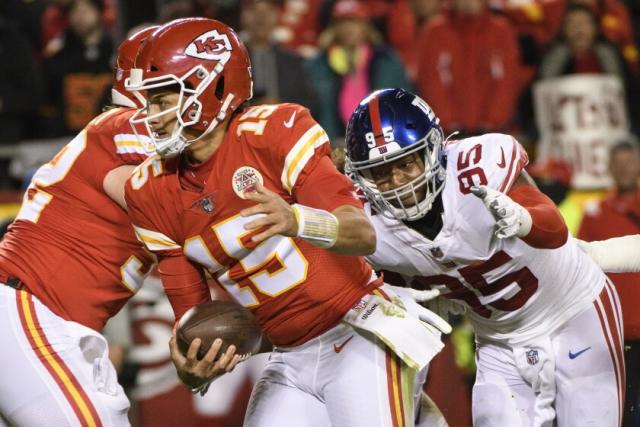 NFL Week 9 picks: Chiefs edge Packers; Rams, Raiders win