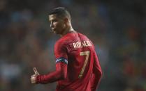 <p>Im portugiesischen Team kann es nur eine Nummer eins geben. Natürlich ist Cristiano Ronaldo der wertvollste Mann im Kader von Portugal. Momentan ist der Real-Madrid-Spieler auf dem Transfermarkt satte 100 Millionen Euro wert. </p>