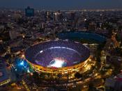 Roger Federer et Alexander Zverev ont battu le record d'affluence pour un match de tennis à Mexico devant... 42 517 personnes ! Les deux hommes se sont affrontés dans une ambiance complètement dingue. "<em>Vous êtes un public incroyable, votre soutien m'a donné la chair de poule, je n'ai pas assez de mots pour vous remercier</em>", déclarait Federer après la rencontre. (Crédit : Twitter @WeAreTennis)