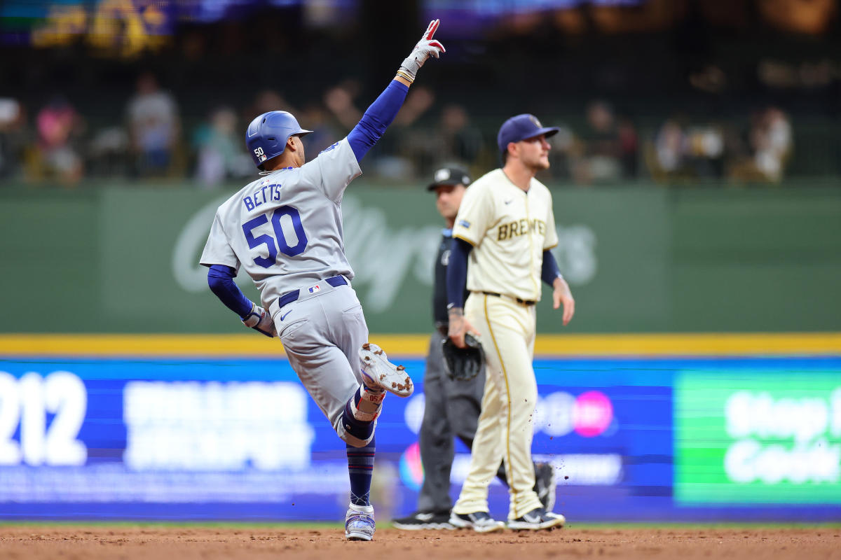 Mookie Betts hits home run, plays right field in return to Dodgers lineup