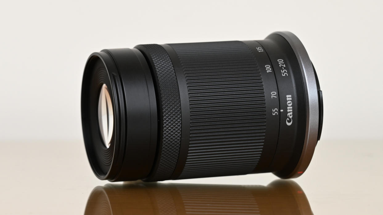  Canon RF-S 55-210mm F5-7.1 IS STM 