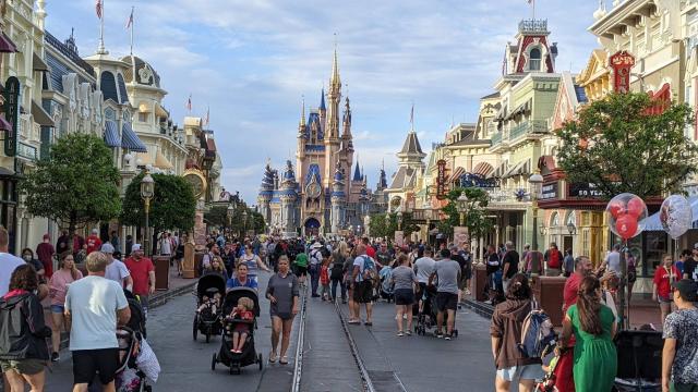 Insider Poll: Middle Class Is Most Eager to Visit Disney Theme Parks