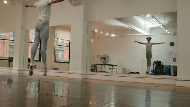 PHOTO: Nikita Malaki, 17, is shown practicing ballet in front of a dance studio mirror. (ABC News)