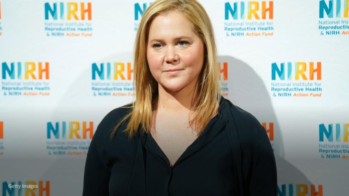 'I don't even have a uterus': Amy Schumer responds to claim that she is ...