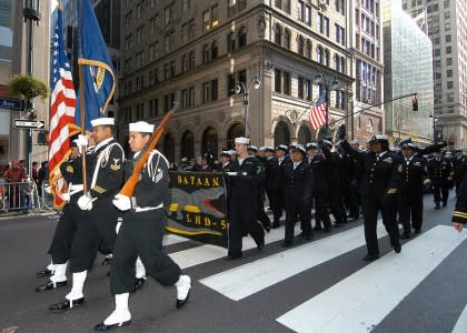 Veterans-Day-Parade-420x300