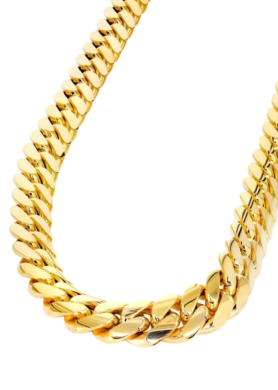 close up view of 14k gold cuban chain necklace for men