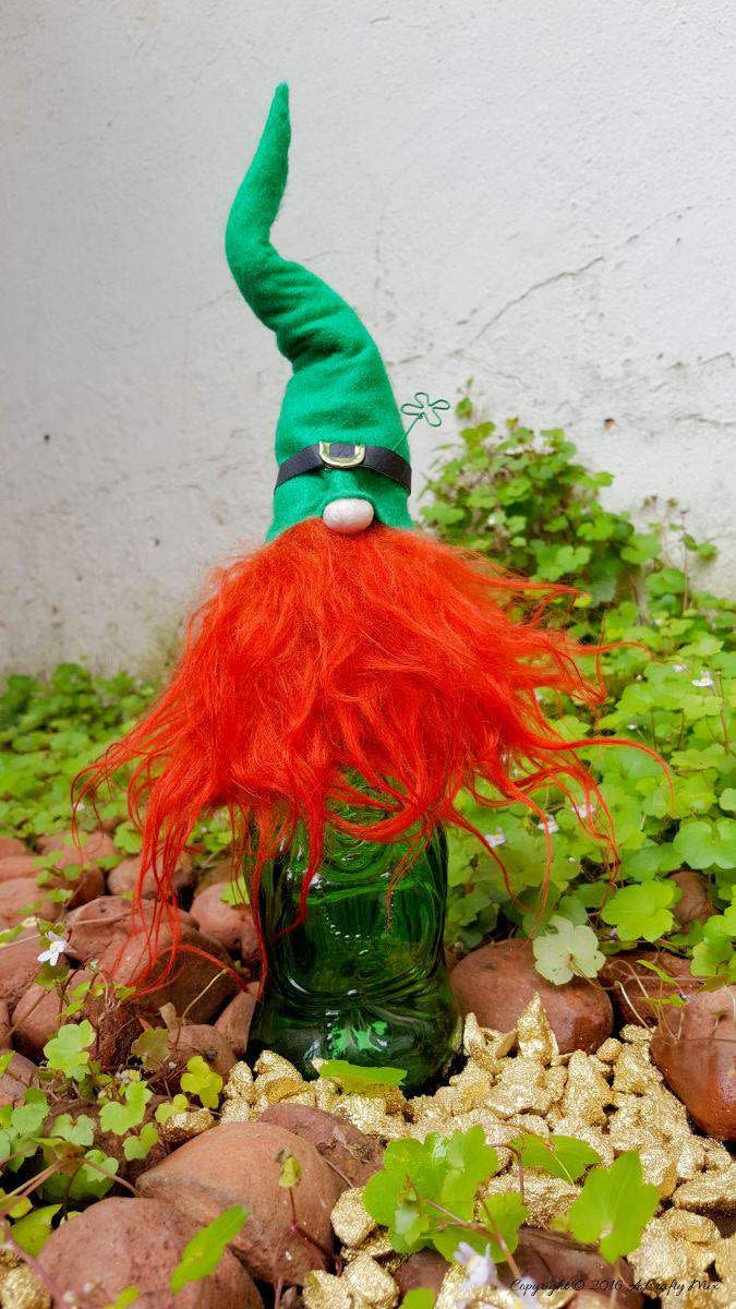 DIY Leprechaun Bottle Topper