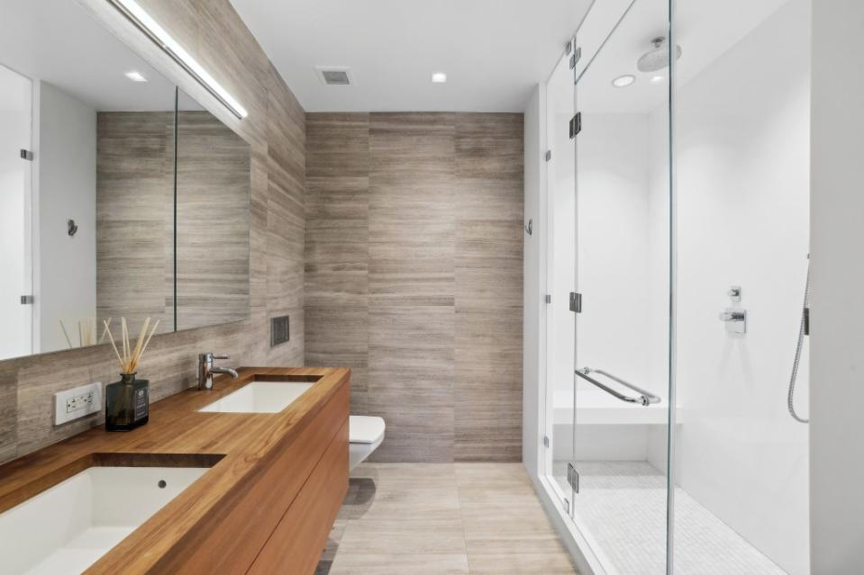 A spa-like bathroom inside the rental. Shoootin.com