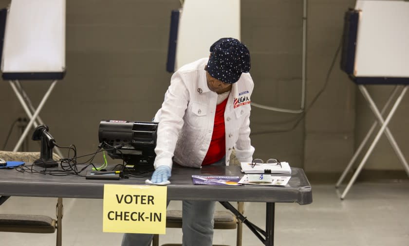 Florida Holds Presidential Primary Amid Coronavirus Pandemic