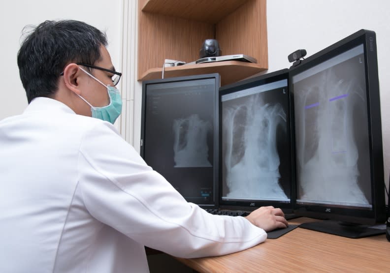 圖／小港醫院人工智慧肺部X光片判讀系統。黃菁慧攝