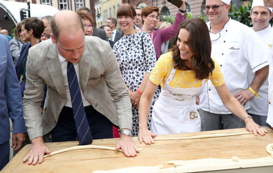 <p>Will and Kate try their best to make pretzels during their tour of Germany.<br></p>