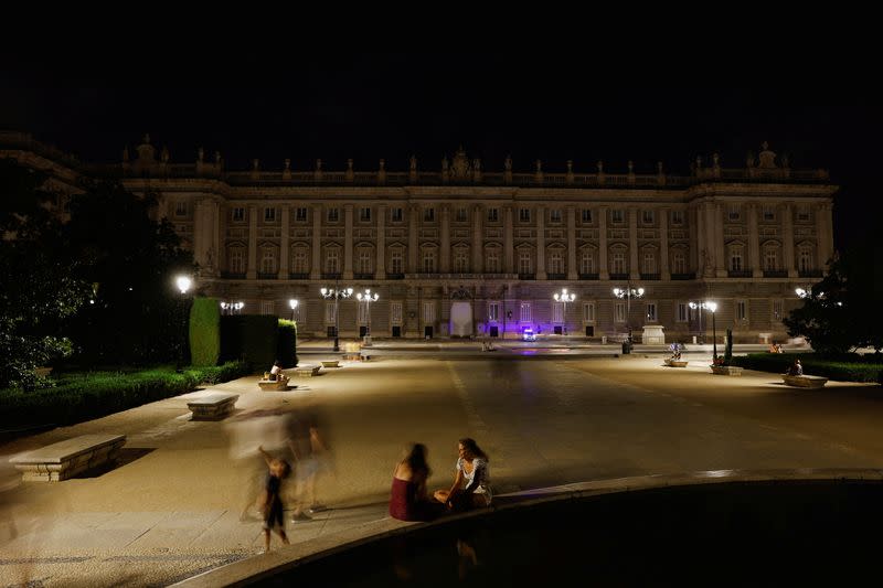 Royal Palace illumination off to save energy in Madrid