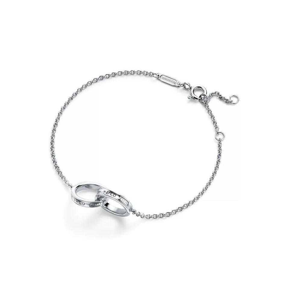 4) Interlocking Circles Chain Bracelet