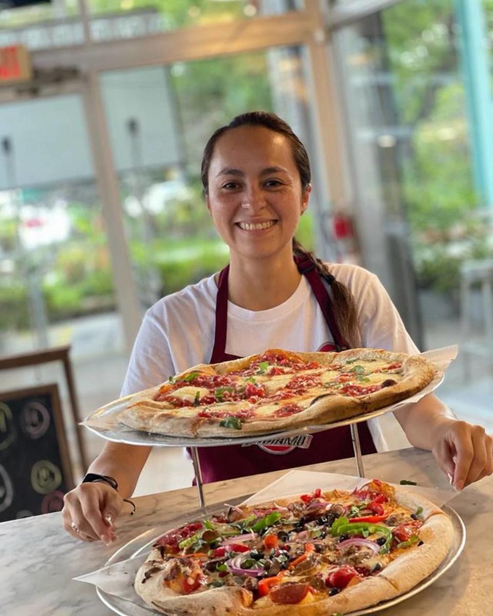 Los fanáticos de la buena pizza hacen la procesión a esta joya del Upper East Side, Andiamo Pizza, para comer pizza gourmet en un antiguo garaje.