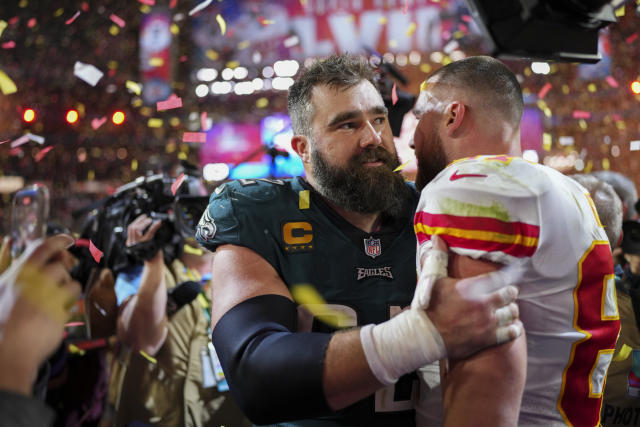 Jason Kelce's SNL Moment: Eagles Center On Joining Travis